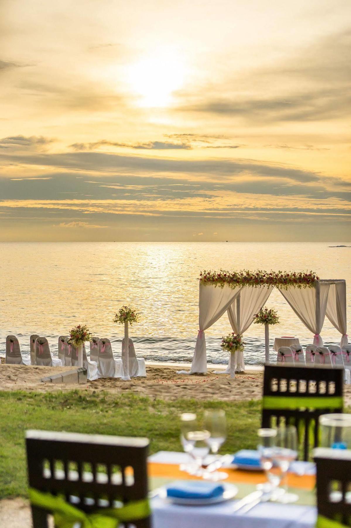 Hive Khaolak Beach Resort (Adults Only) Khao Lak Esterno foto